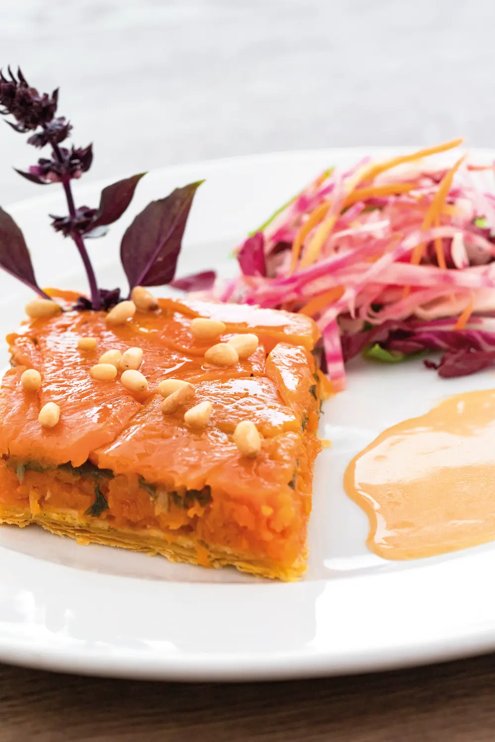 Tarte renversée au potiron, blette et pignon