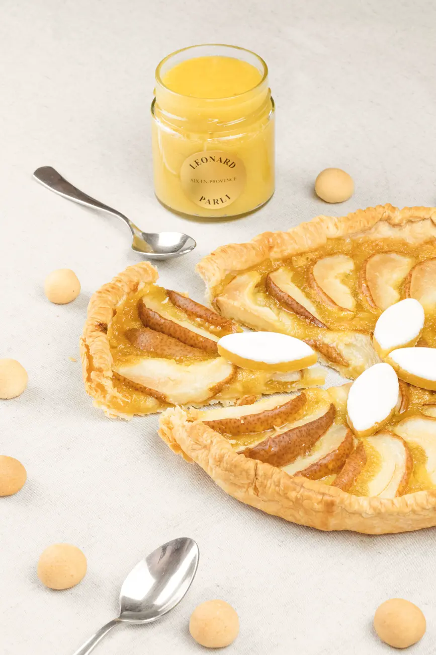Tarte aux poires et crème de calissons