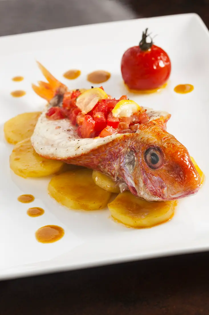 Rouget façon Colbert pommes de terre en bouillabaisse et soupe réduite
