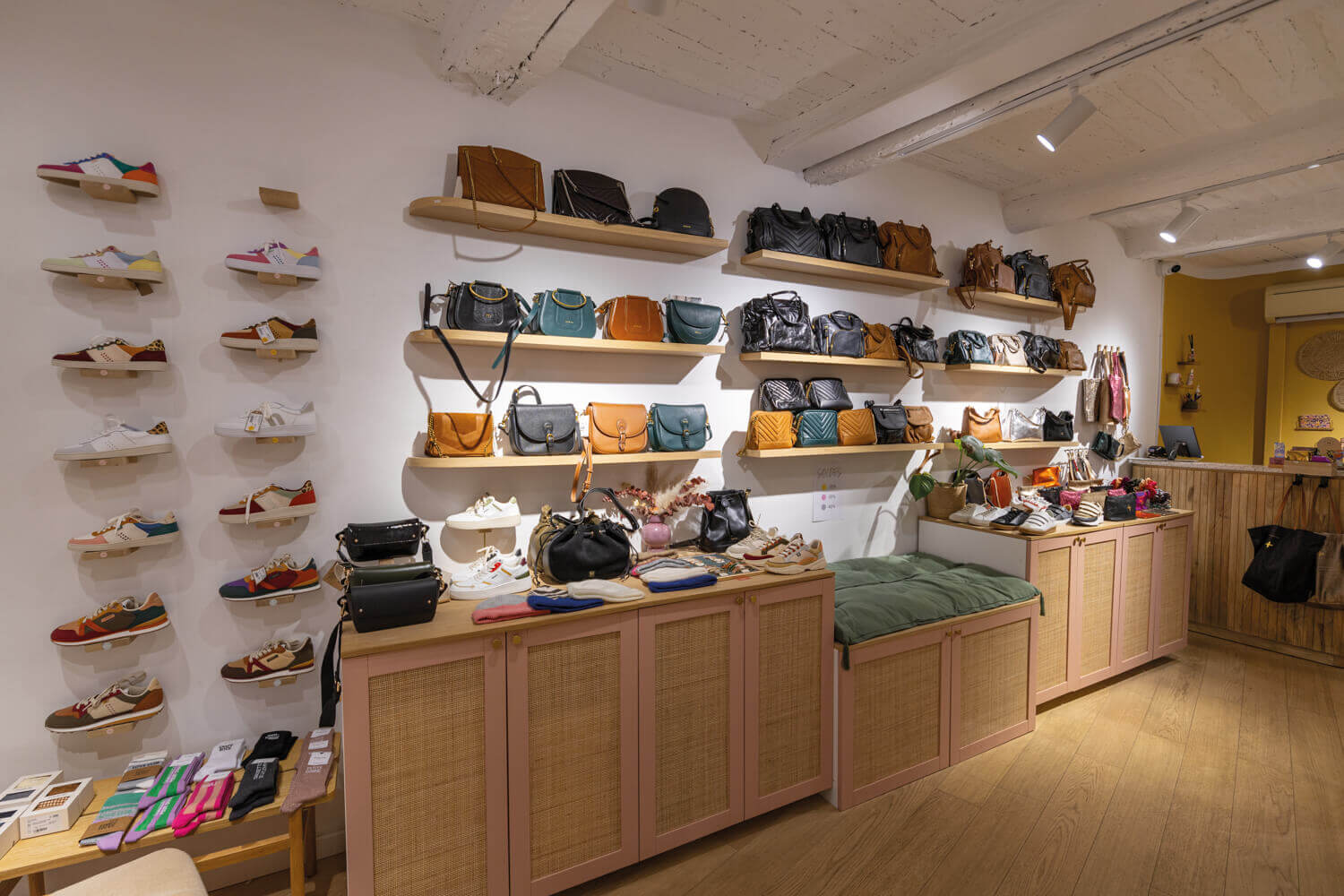 NATIVES Concept store, photo 7